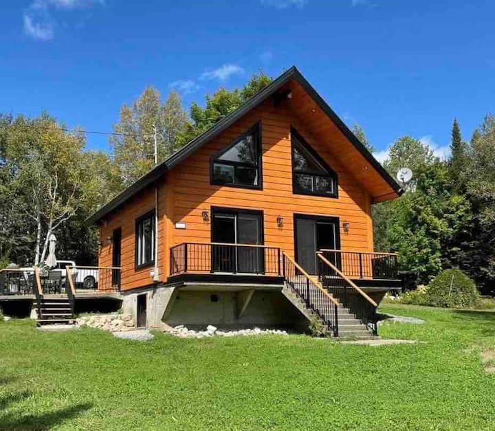 Chalet du lac ( Kayak et Paddleboard) Chalets for Rent in Entrelacs
