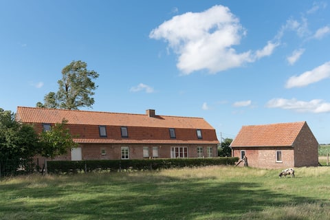 Spacious home in picturesque Watou