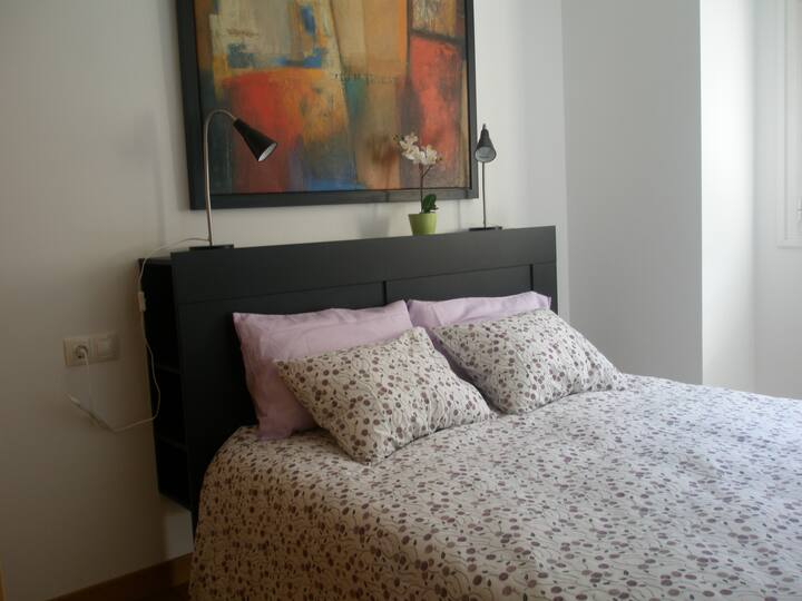 Dhomë me një krevat prej 150 x 190/Chambre avec e ndezur prej 150 x 190