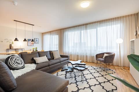 Popular Airbnb listing: BizStay Harbour 62 in Vissershaven