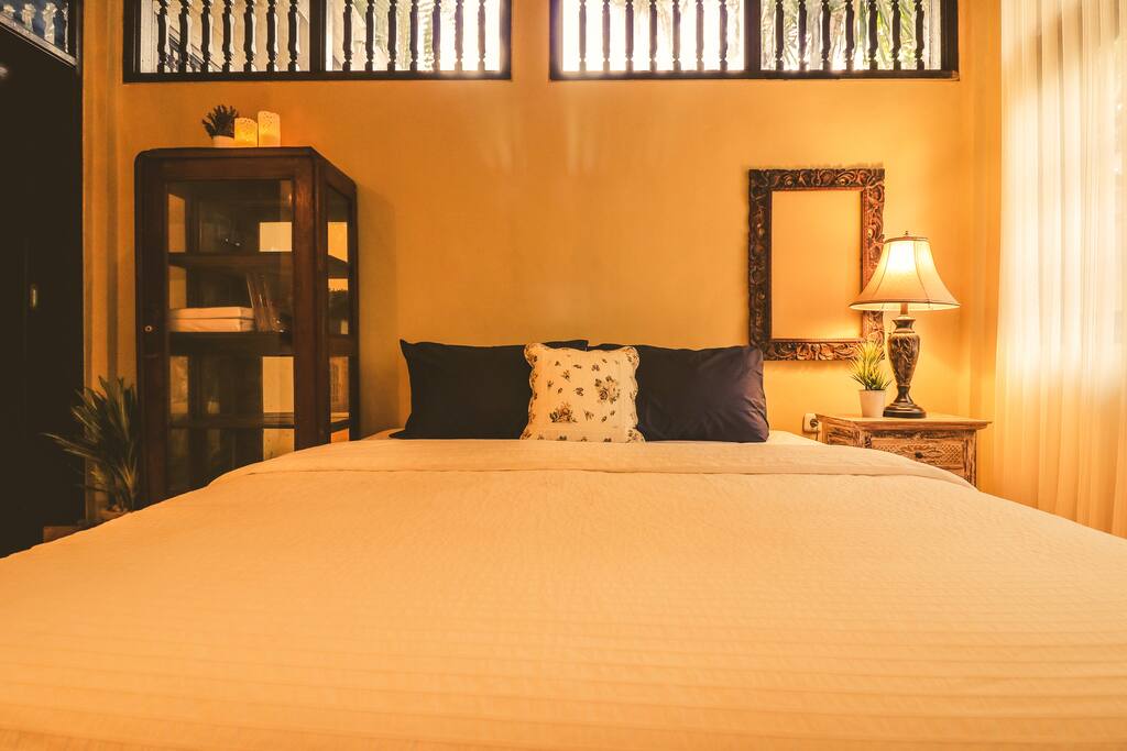 Comfortable bed and bedding set