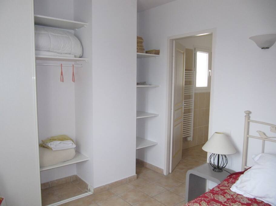 Chambre avec salle d