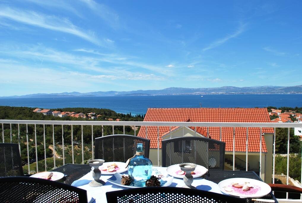 Balcony vith sea view
