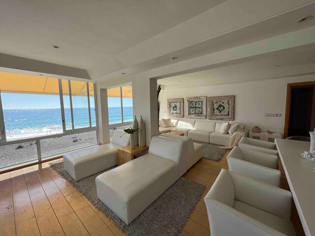 Clifton Sands G1 Valhalla 1st beach apartment gallery image 4