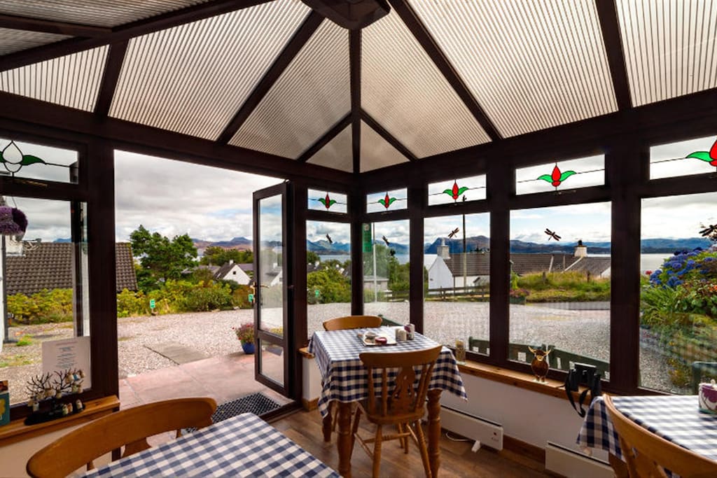 Dining area in the conservatory