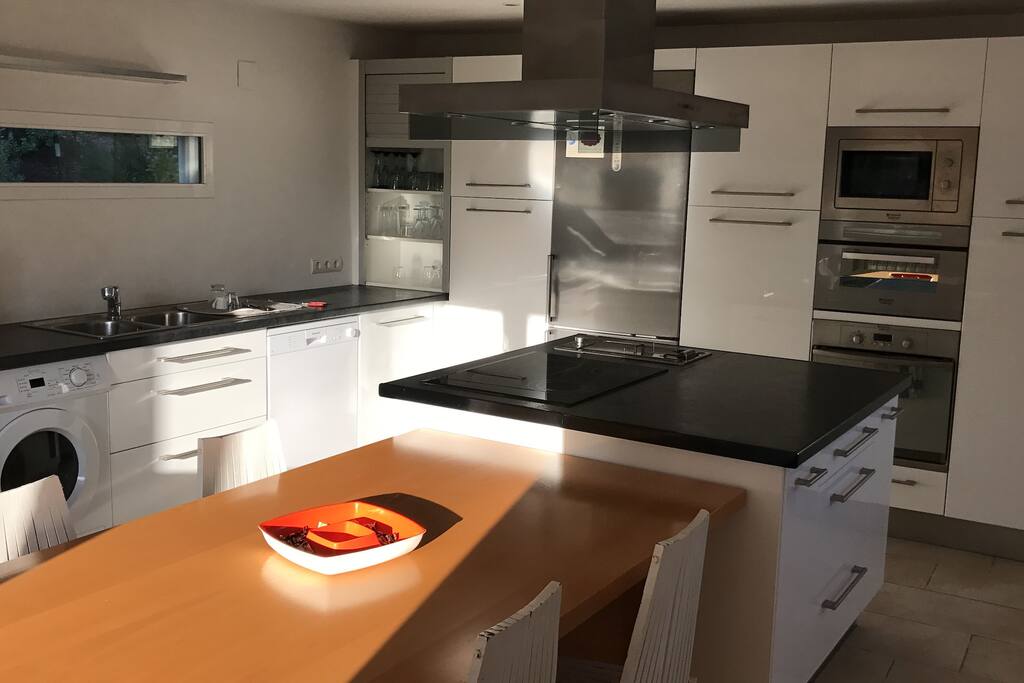 Cocina con todo tipo de facilidades