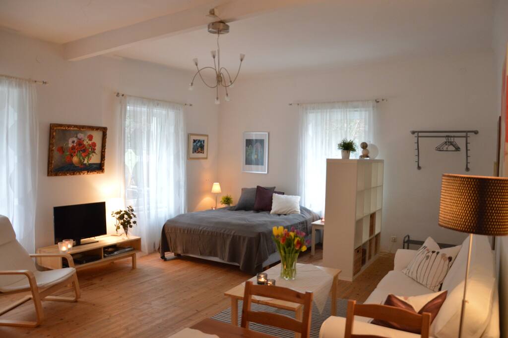 from the opposite corner you can see the dobbel-bed and the entrance to the right..