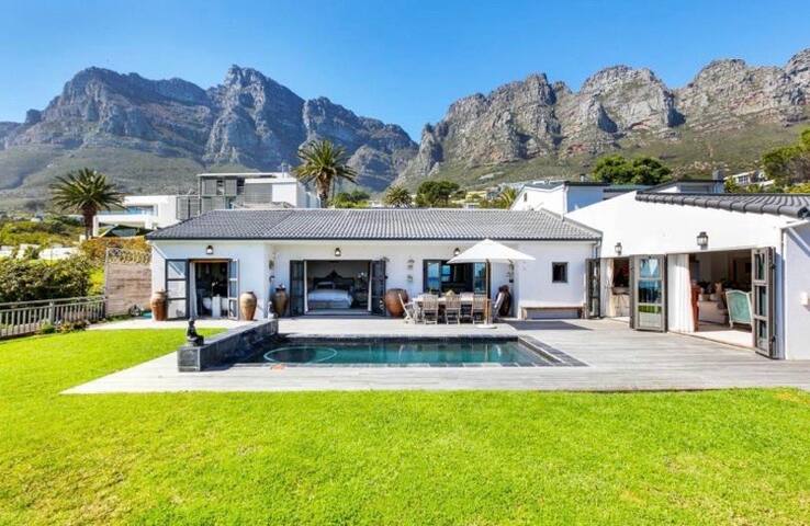 Camps Bay family Villa with superb 360° views gallery image 2