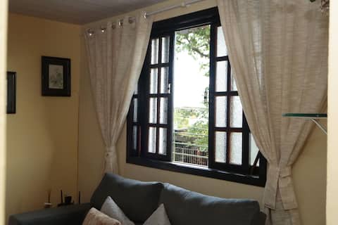 Popular Airbnb listing: Nice and cozy house. You can park your car at the door in Petrópolis