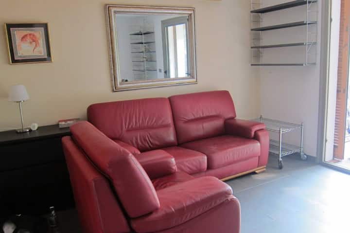 ในห้องอาหารยังมีโทรทัศน์และมีความเป็นไปได้ในการจัดโต๊ะพับสำหรับคนมากขึ้น