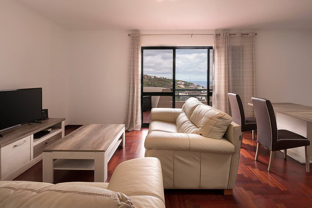 Living Room / Dining Room / Sea View