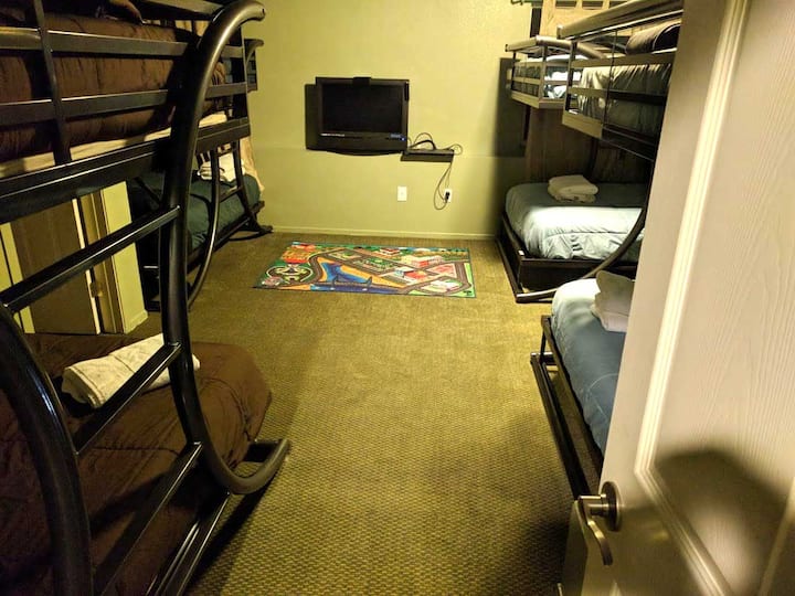 Dormitorio con capacidad para 12 personas cómodamente.