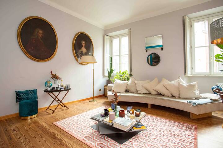 PRESTIGIOUS ESCAPE IN MILAN WITH GREAT TERRACE gallery image 2