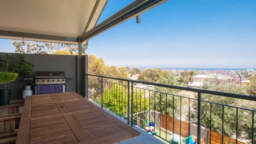 Oceanviews and Sunsets in Doubleview gallery image 2