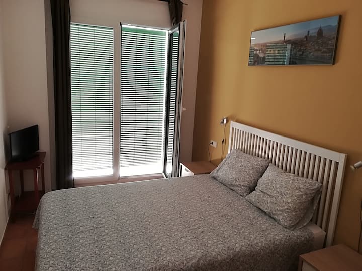 Dormitorio principal con salida a la terraza