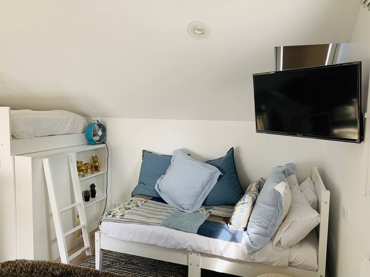 The Loft @ Arrowtown Lodge For 1-3 Guests - Arrowtown
