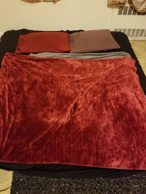 Comfortable king size memory foam mastress.