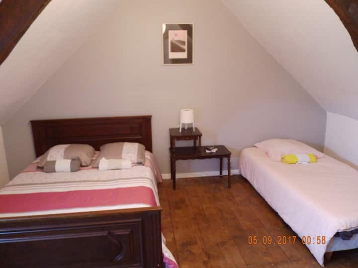 Spálňa 3 pl. v podkroví s klimatizáciou.
