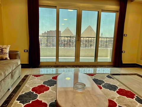 Cosy Home Pyramids View