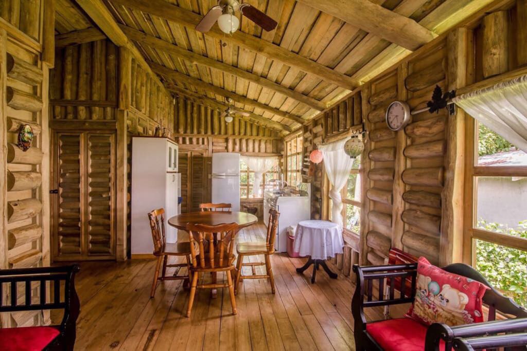 Área de sala, comedor y cocina.