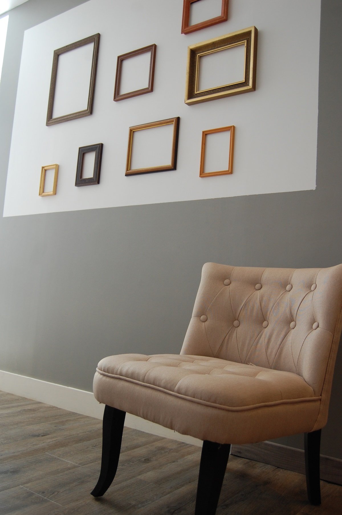 位于一楼，配有一张160 x 200的床和一张90 x 200的床。
还有一个更衣室