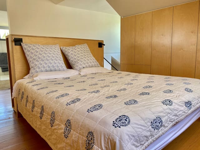 Big, beautiful Victorian with magical garden gallery image 5