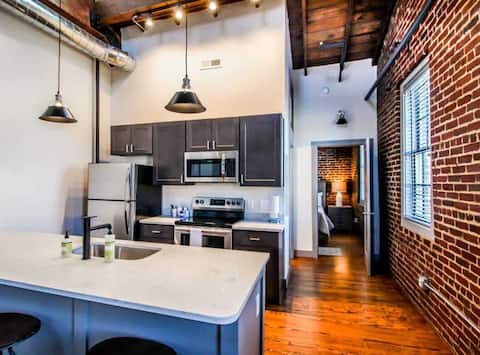Lofts At Downtown Salem Llc King Suite