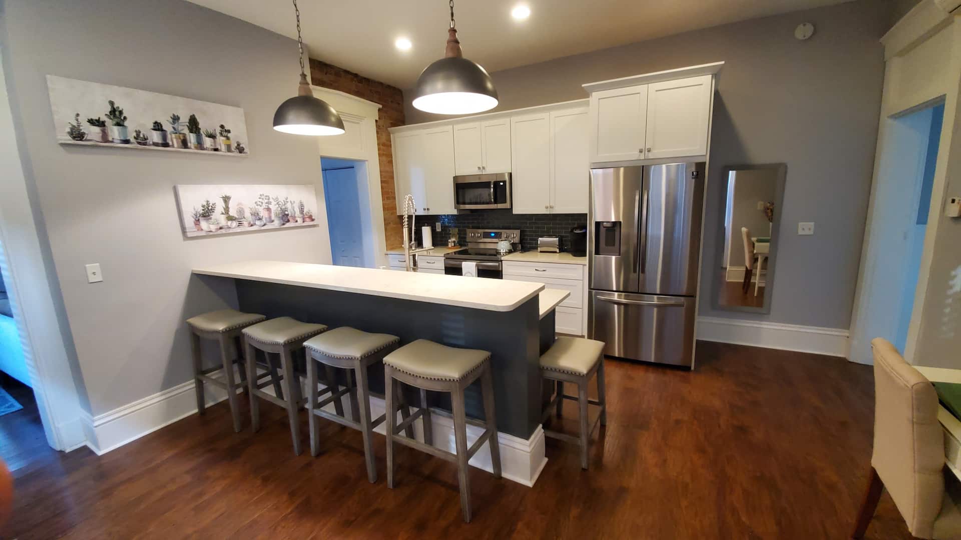 [Newly Renovated] 1st floor, 1-Bedroom Apartment w/ Marcum Park View