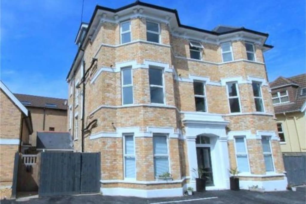 40 Tregonwell Road - Bournemouth BH2 5NT - Apartment 6