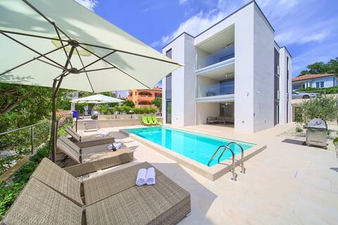 Villa Celeia *****