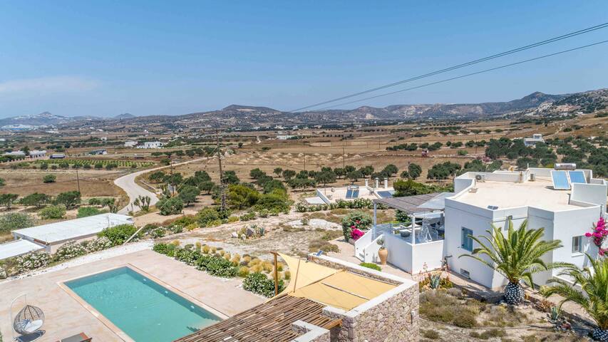 Milos Retreat Fusion – Main Villa gallery image 3