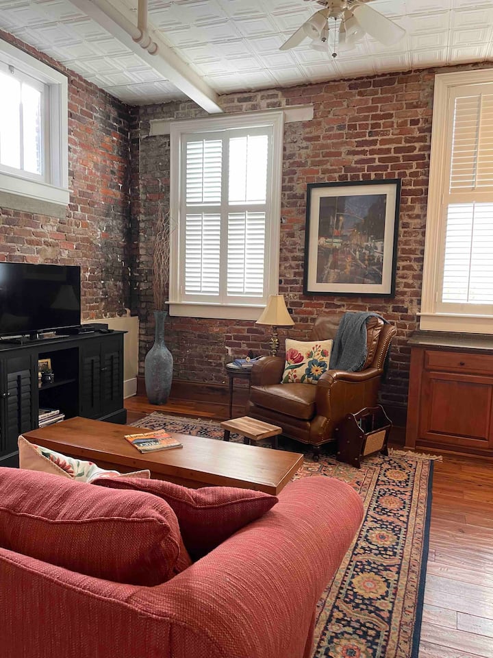 Pied-a-terre In Historic Downtown Charleston - Charleston, SC
