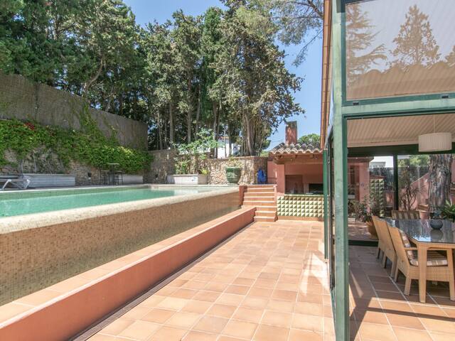 LA SARDANA – Piscina y 2 minutos a pie de la playa gallery image 3