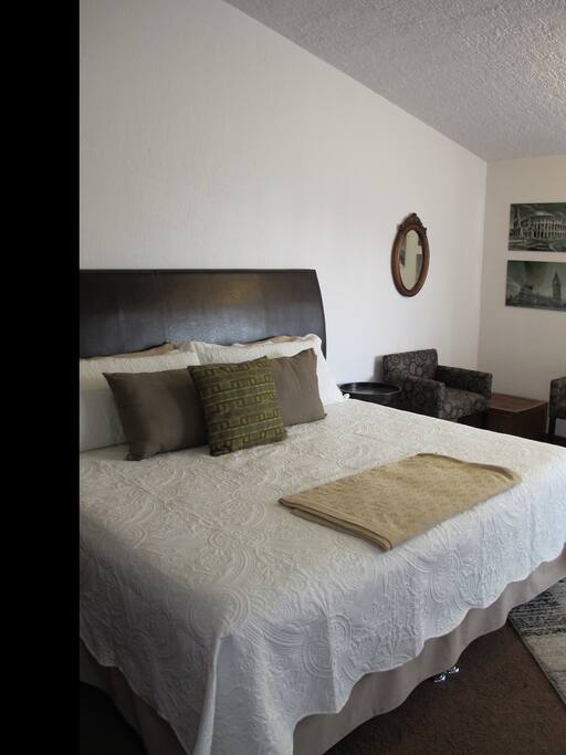 Cama Ks con Opción a 2 Individuales.