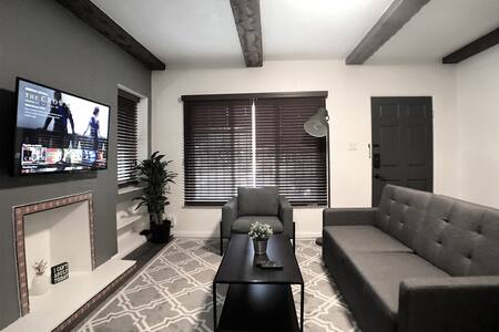 ☼Renovated+Modern | Ace Location | Walk 2 Beach☼