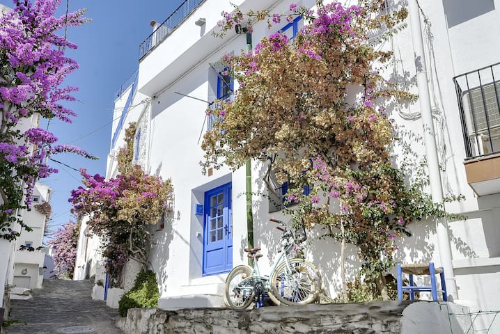 Joyaux de Cadaquès gallery image 2