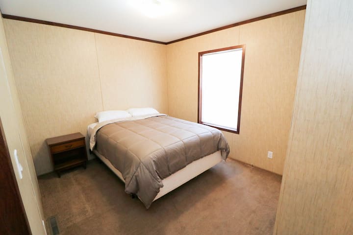 غرفة النوم بحجم كبير