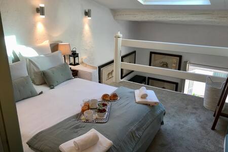 charmante maison de village au coeur de st tropez