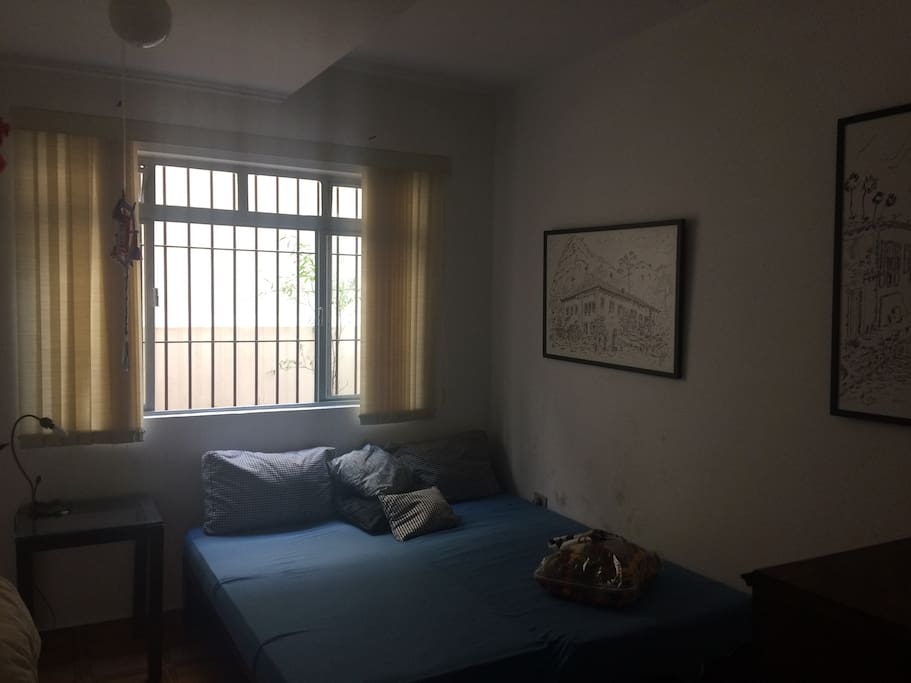 Quarto com cama de casal!