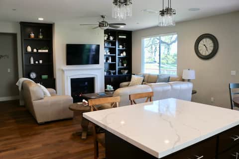 Popular Airbnb listing: Birdie on the Green - Greenhorn Creek golf getaway in Angels