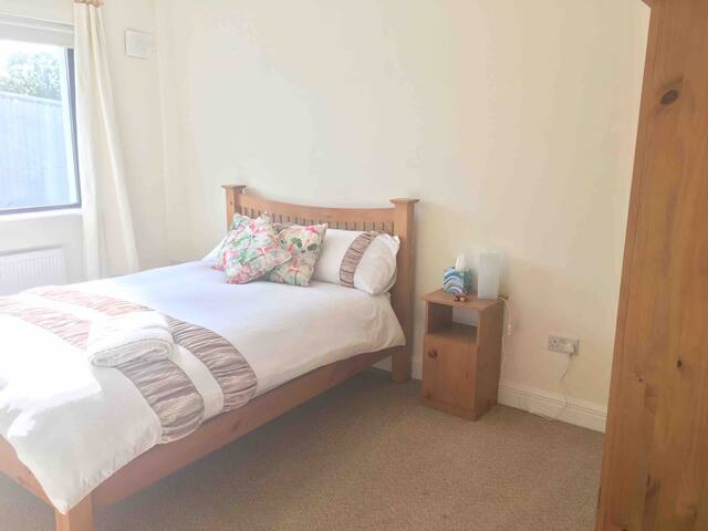 Basic room at edge of Athlone