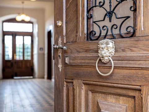 Erfolgreiche Airbnb-Immobilie: Guest house Janson Castle in Rheinland Pfalz
