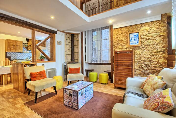 TRV1 – Charm in historic Alfama with A/C gallery image 4