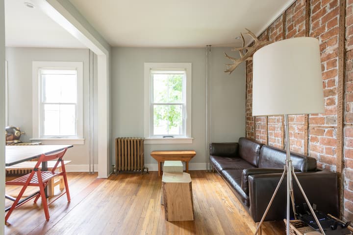 Hudson New York Grey Victorian - 리즈