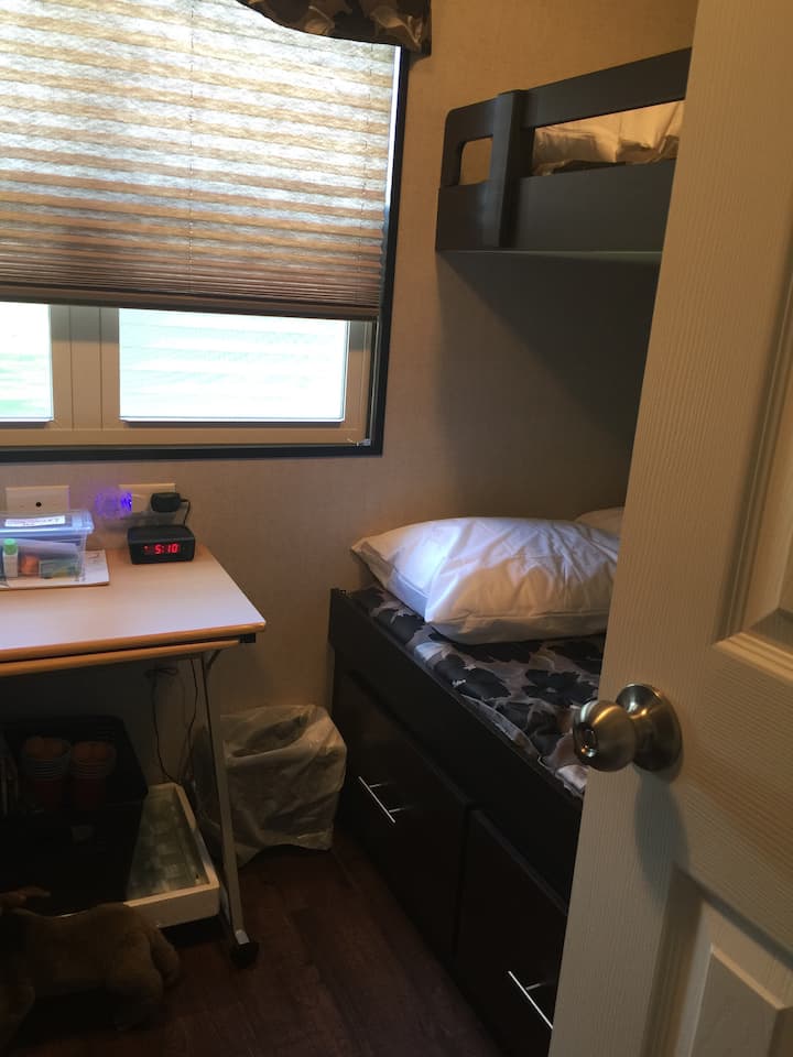 Pravá strana spálne 