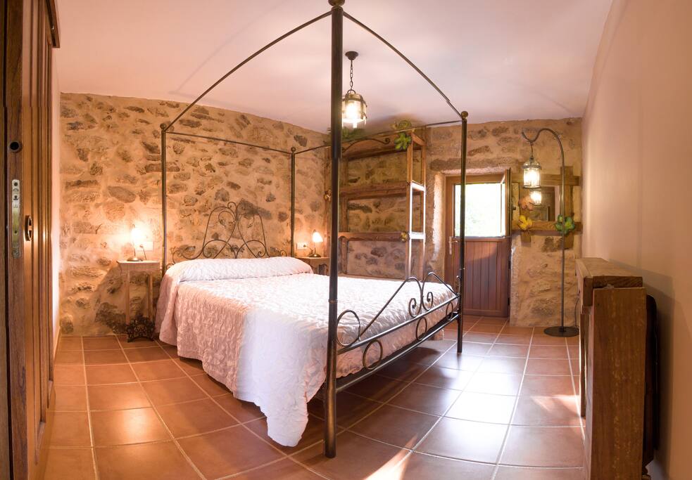 Foto Habitación Cama de Matrimonio 150 cm x 190 cm