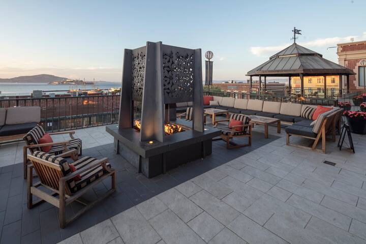 Fairmont-Managed 2-Bd, 2-Ba Condo @ Ghirardelli Sq gallery image 3