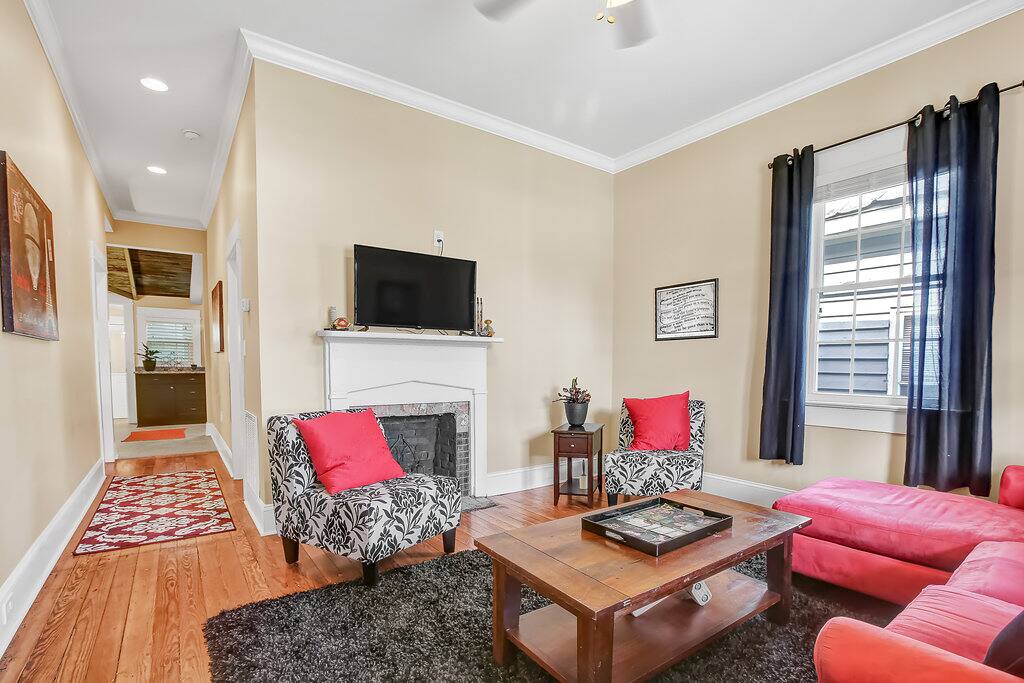 Living room seating and Roku tv with Netflix, Pandora, etc.