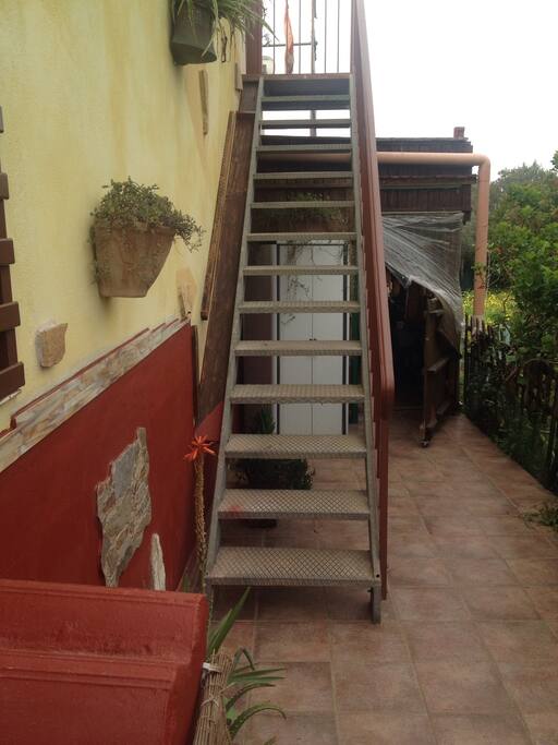 Scala che conduce all'appartamento