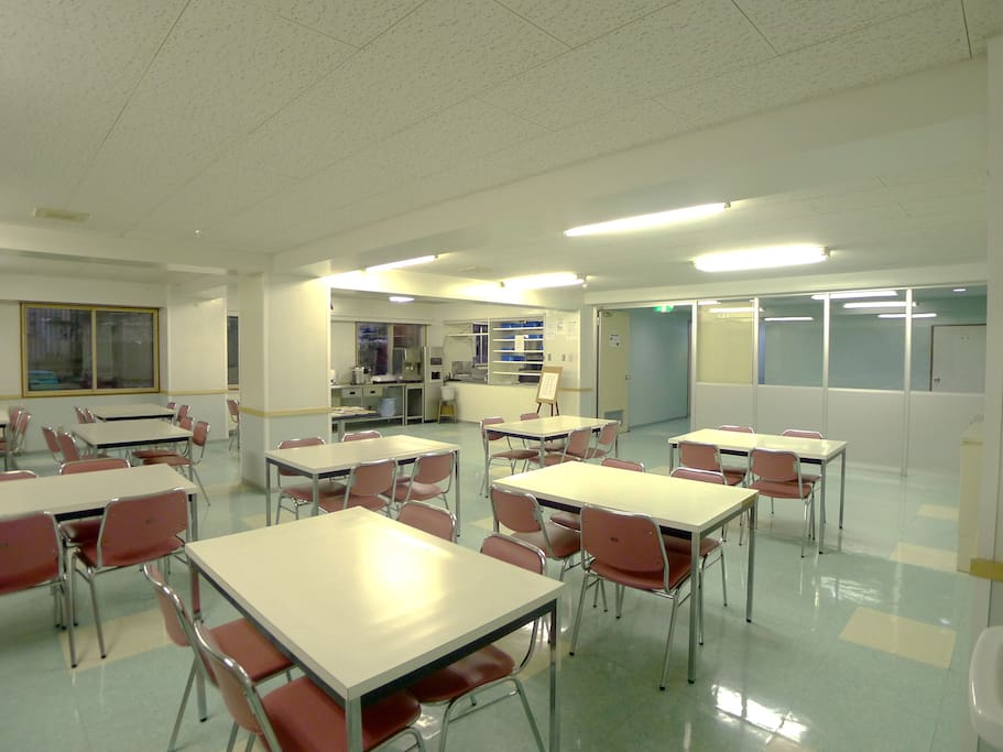 食堂 朝食は1Fの食堂で召し上げって頂きます。なお希望者には650円で夕食を付けることができます。
※ただし日曜・祝日は休み